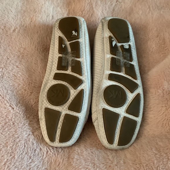 Michael Kors creme colored ballerina flats worn 1 - Picture 2 of 7